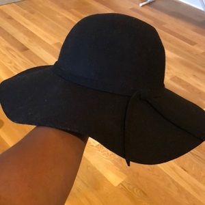 Black Wool hat - flatters in fall dress